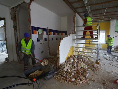 V hale to hučí: Přestavba turnovského sportoviště začala