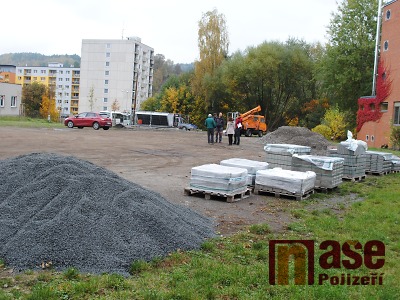 U archivu v Semilech už začali připravovat mobilní ledové kluziště