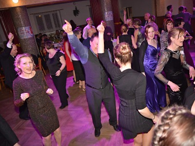 Obrazem: První jarní ples ve Slané 2017