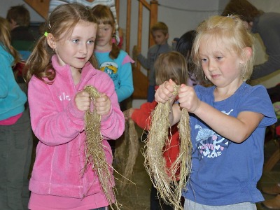 Obrazem: Děti si sami vyzkoušely tradiční řemeslné postupy