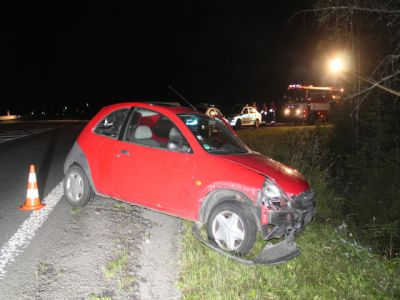 Řidička u Harrachova neuřídila smyk a skončila v příkopu