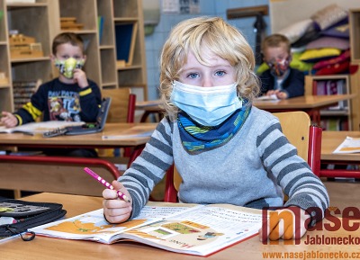 Od úterý 15. června se ruší roušky ve školách už i v Libereckém kraji