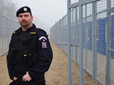Policista z Turnova Michal Sinko pomáhal při střežení hranic v Maďarsku