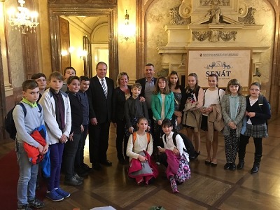 Semilští studenti navštívili sídlo Senátu v Praze