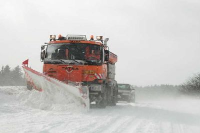 Nejezděte, žádají silničáři 