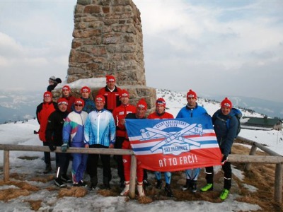 Jilemničtí lyžaři uctili na Zlatém návrší památku Hanče a Vrbaty