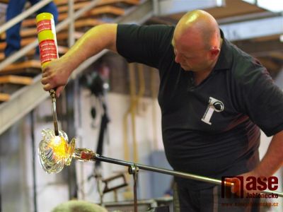 V Harrachově slavili besedou 300 let od založení sklárny