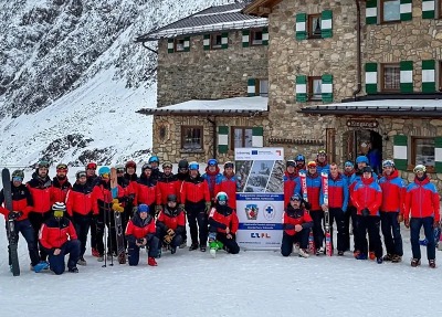 Školení záchranářů GOPR a Horské služby probíhalo na ledovci Stubai