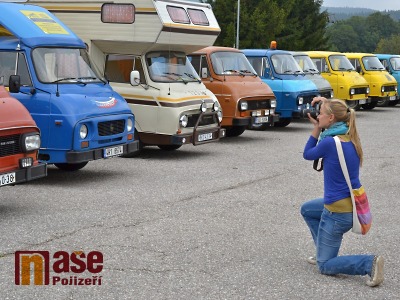 FOTO: Do Podkrkonoší se slétli příznivci vozů Škoda 1203