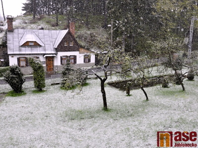 Aktualizováno: V Libereckém kraji sněží, připadlo až 15 centimetrů