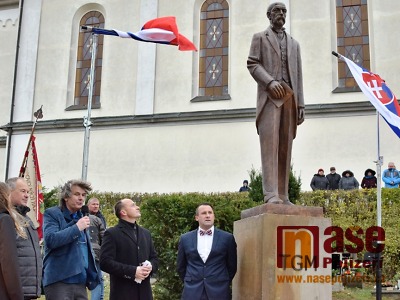 FOTO: Ve Studenci odhalili sochu T. G. Masaryka