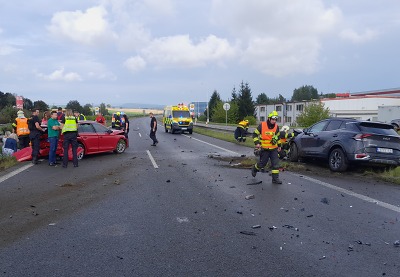 Před Turnovem došlo ke srážce dvou osobních aut
