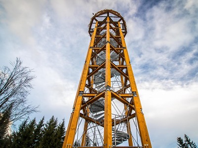 Rozhledna u Albrechtic nabízí výhledy na Krkonoše i Jizerské hory