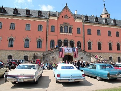 K zámku Sychrov se řidiči brzy dostanou po nové silnici