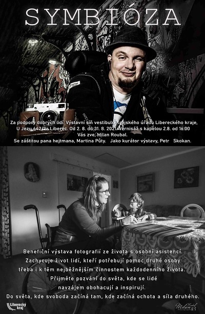 Výstava Symbióza ukazuje život s osobní asistencí