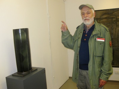 Tisícím návštěvníkem výstavy 70 let tavené plastiky se stal Jan Nesvadba