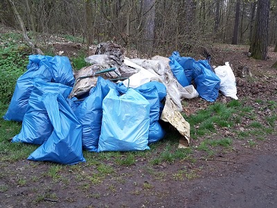 Při akci Ukliďme Česko nasbírali v Turnově 140 kilo odpadu