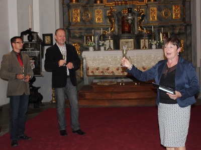 Na Hrubém Rohozci pokřtili knihu Stromy z ráje českého