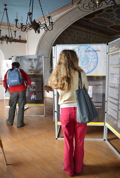 Výstava Židé v gulagu je otevřena na ženské galerii v Synagoze Turnov