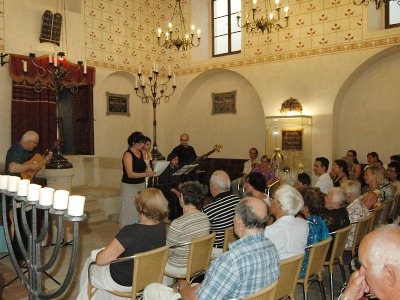 Turnovskou synagogu rozezněly hebrejské písně a chvalozpěvy