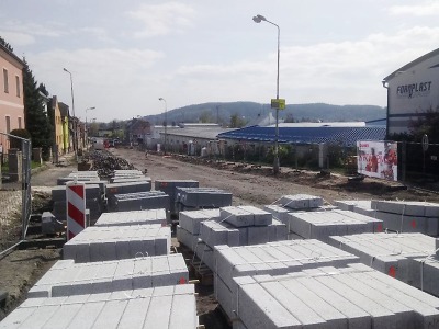 Kvůli rekonstrukcím se komplikuje doprava v Koškově ulici v Turnově