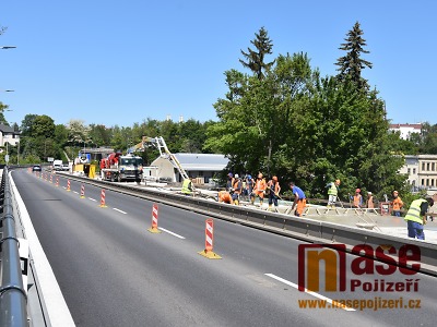 FOTO: Opět pokračuje rekonstrukce mostu na průtahu městem Turnov