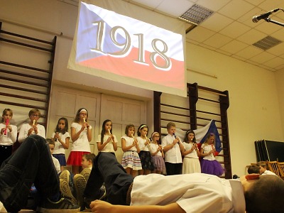 Děti ze ZŠ Mašov v Turnově slavily 100 let republiky