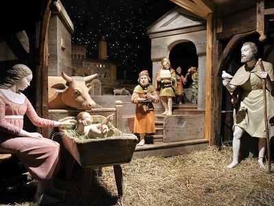 V Turnově rozsvítili vánoční strom a postavili městský betlém