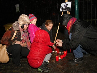 Památku Václava Havla uctili i na náměstí ve Vrchlabí