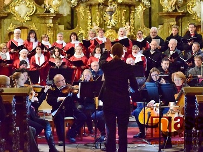 Obrazem: Vánoční koncert v klášterním kostele ve Vrchlabí