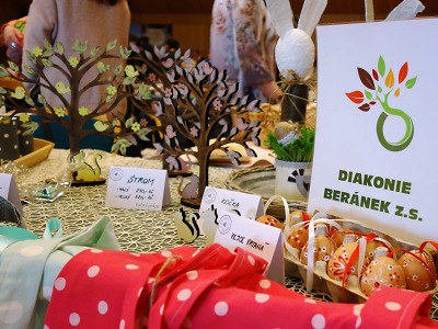 Multimediální sál Krajského úřadu znovu ožil Velikonočními trhy