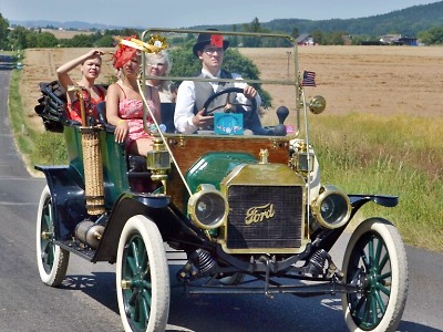 Obrazem: Veteráni se sjeli do Českého ráje na akci Loukotě a řemeny