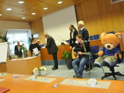 Vítězové 13. ročníku soutěže Vezmi žlutou barvičku si převzali ocenění