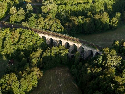 Železniční most u Sychrova je českou i světovou raritou