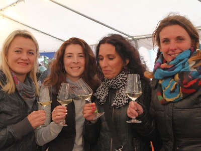 Obrazem: Vinobraní v české hospodě Kufr ve Vrchlabí 2015
