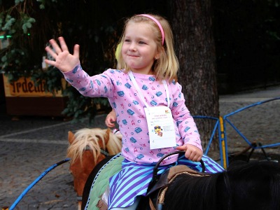 FOTO: Školáci ve Vrchlabí vítali prázdniny zábavným programem