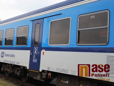 Při střetu s vlakem v Liberci utrpěla zranění nezletilá osoba