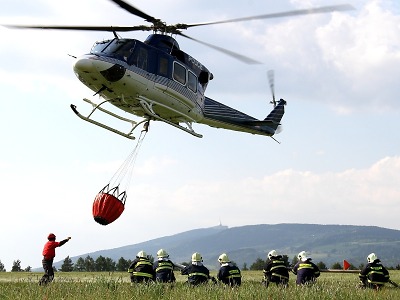 Hasiči prošli v Hodkovicích výcvikem v plnění bambi vaku