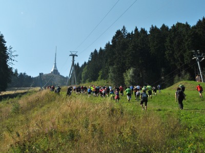 Ještěd má zimní sezonu za sebou, ale i na jaře a v létě zde bude živo
