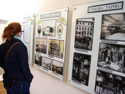 Obrazem: Výstava 180 let výroby papíru v Hostinném