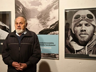 Obrazem: Vernisáž výstavy fotografií ze života horolezce Jana Červinky