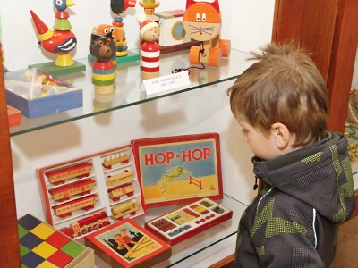 FOTO: Krkonošské muzeum v Jilemnici vystavuje hračky z Detoy