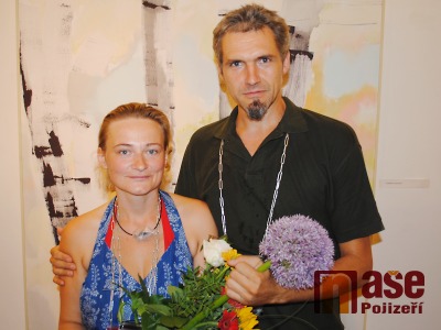 FOTO: V Pojizerské galerii zahájili výstavu nazvanou Nevíme, nemáme