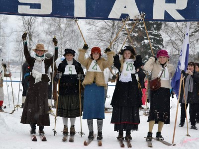 Zásadská pralyže 2015 přilákala mnoho závodníků a ještě více diváků
