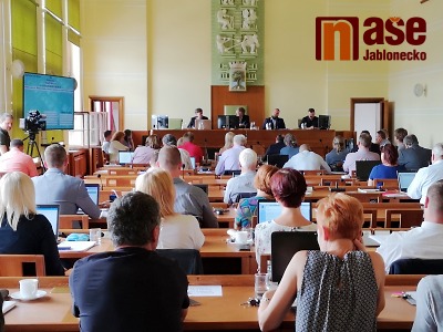 Zastupitelé Jablonce odvolali radního Klápště a náměstka Matka