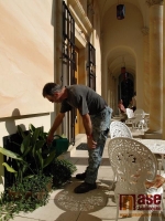 Zrekonstruovaná zámecká oranžérie na Sychrově - tip na výlet.