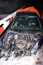 Rychlík smetl na přejezdu v Libštátě osobní auto