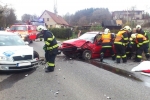 Nehoda dvou aut v Ploužnici u Lomnice nad Popelkou