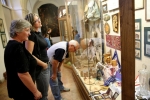Výstava Od koňadry po metál ve vrchlabském klášteře
