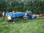 V pondělí 16. července se převrátil traktor v prudké stráni v Bělé u Turnova